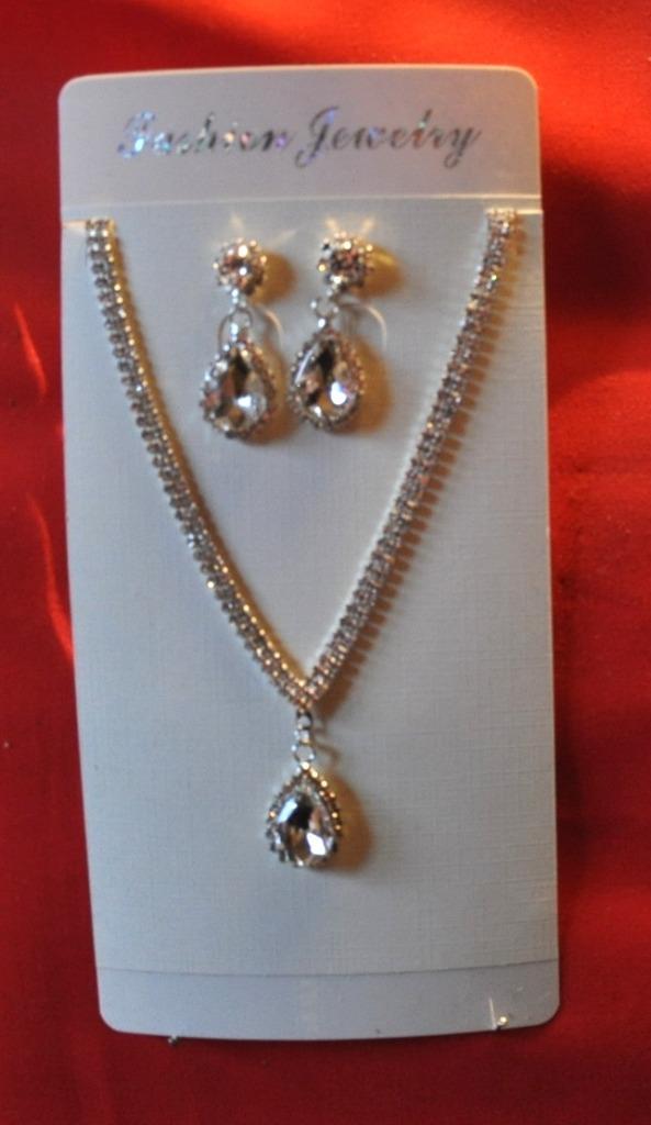 parure de bijoux collier + pendentif et bouche d'oreilles, Enlèvement ou Envoi, Neuf, Autres matériaux, Avec strass