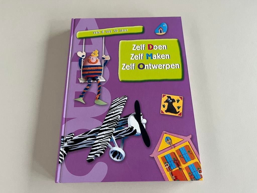 Knutselboek: zelf doen, zelf maken, zelf ontwerpen, Ophalen of Verzenden, Nieuw, Knutselen