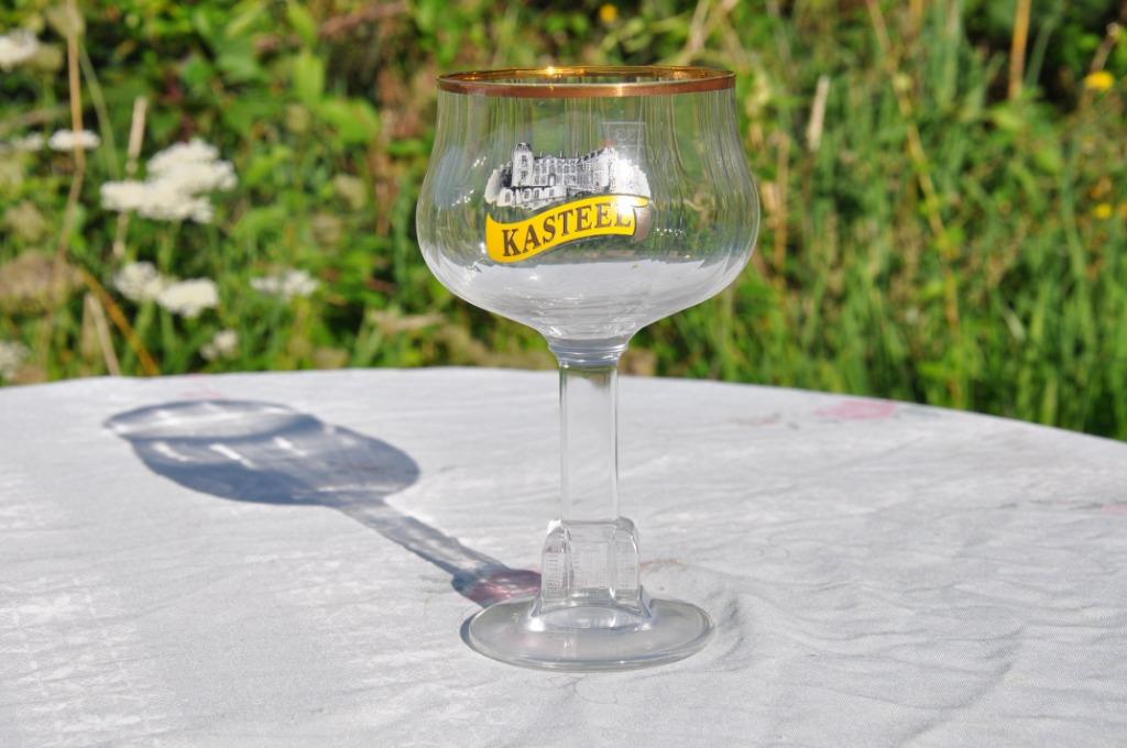 verre sur pied chateau kasteel, Verzamelen, Biermerken, Ophalen of Verzenden, Zo goed als nieuw, Glas of Glazen, Overige merken