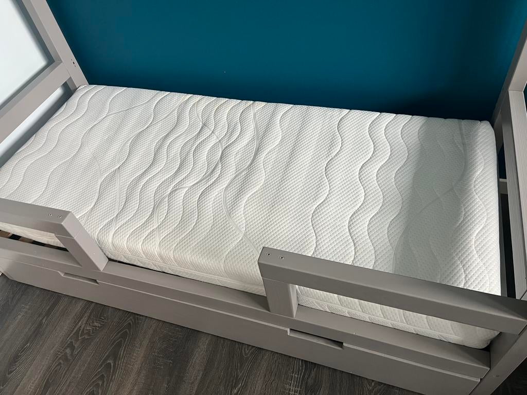 Kinderbed met opbergruimte + matras, Kinderen en Baby's, Kinderkamer | Bedden, Gebruikt, 160 tot 180 cm, 70 tot 85 cm, Matras