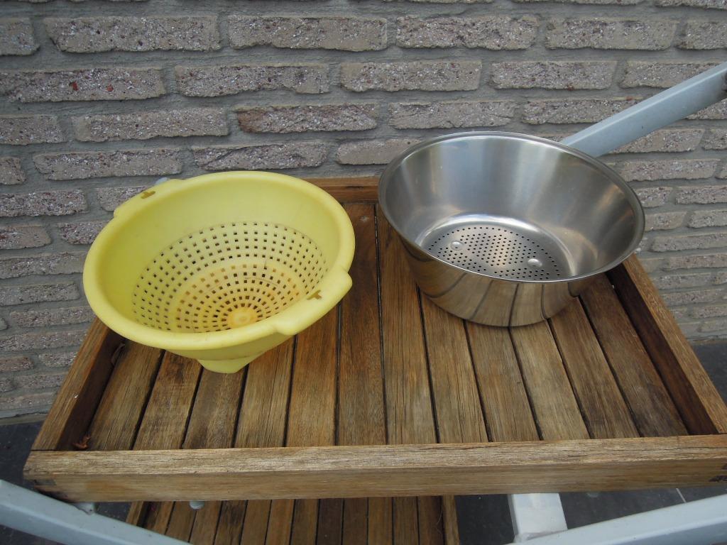 passoire inox et plastique jaune, Enlèvement ou Envoi, Utilisé, Inox