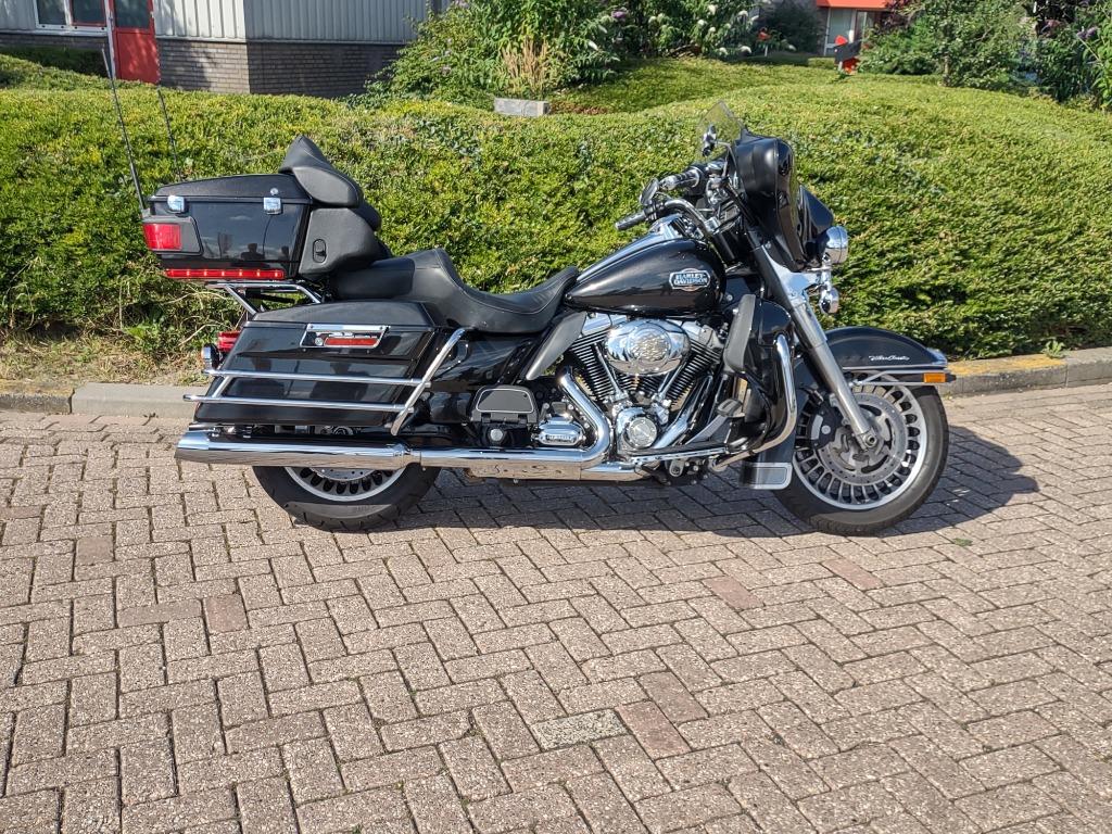 Harley Davidson Electra Glide 2009 in nieuwstaat weinig Km !, Motos, Motos | Harley-Davidson, Entreprise, Tourisme, plus de 35 kW