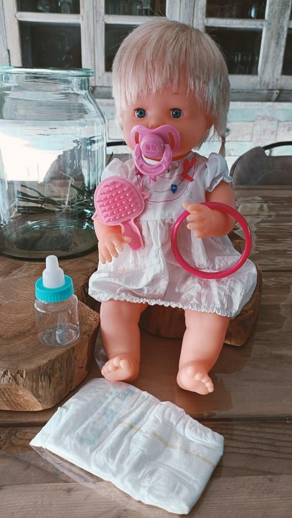 Leuke pop met accessoires, zie foto's, Kinderen en Baby's, Speelgoed | Poppen, Ophalen of Verzenden, Zo goed als nieuw
