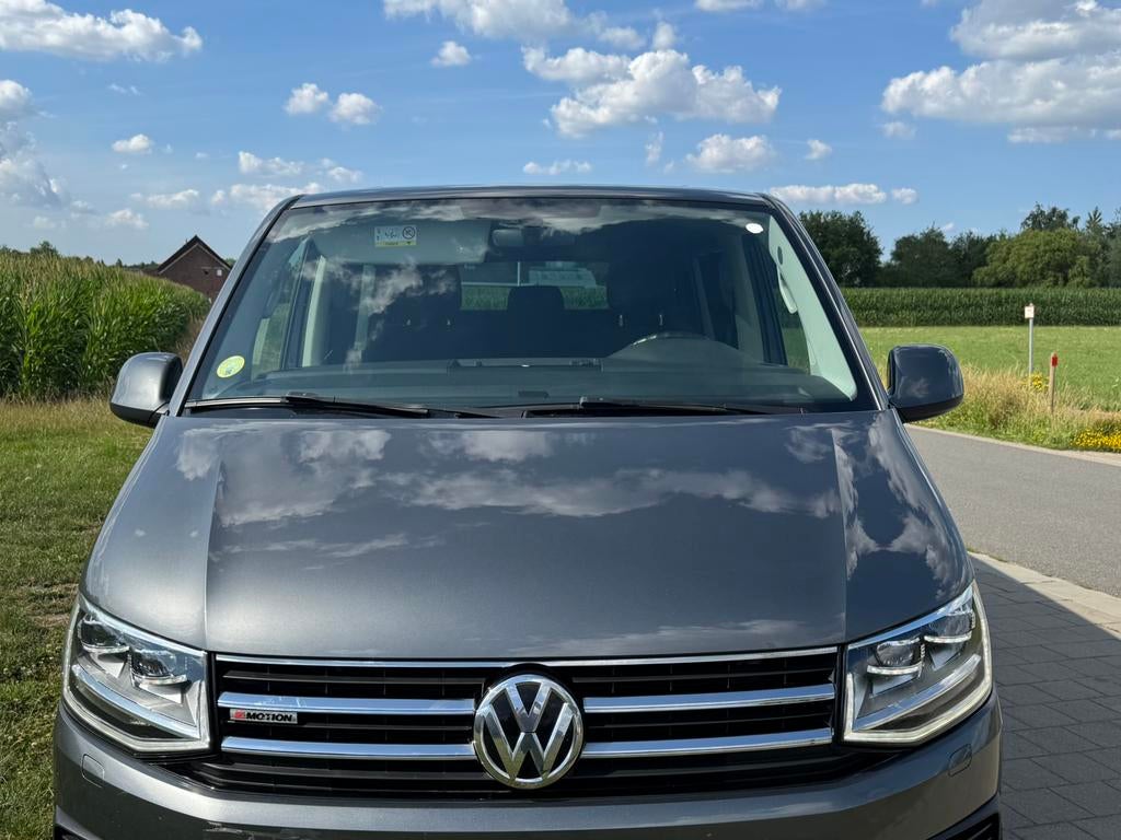 Vw caravelle 5 zitplaatsen4x4 automaat 204 pk Diesel euro 6, Autos, Argent ou Gris, Euro 6, Commande vocale, 2500 kg