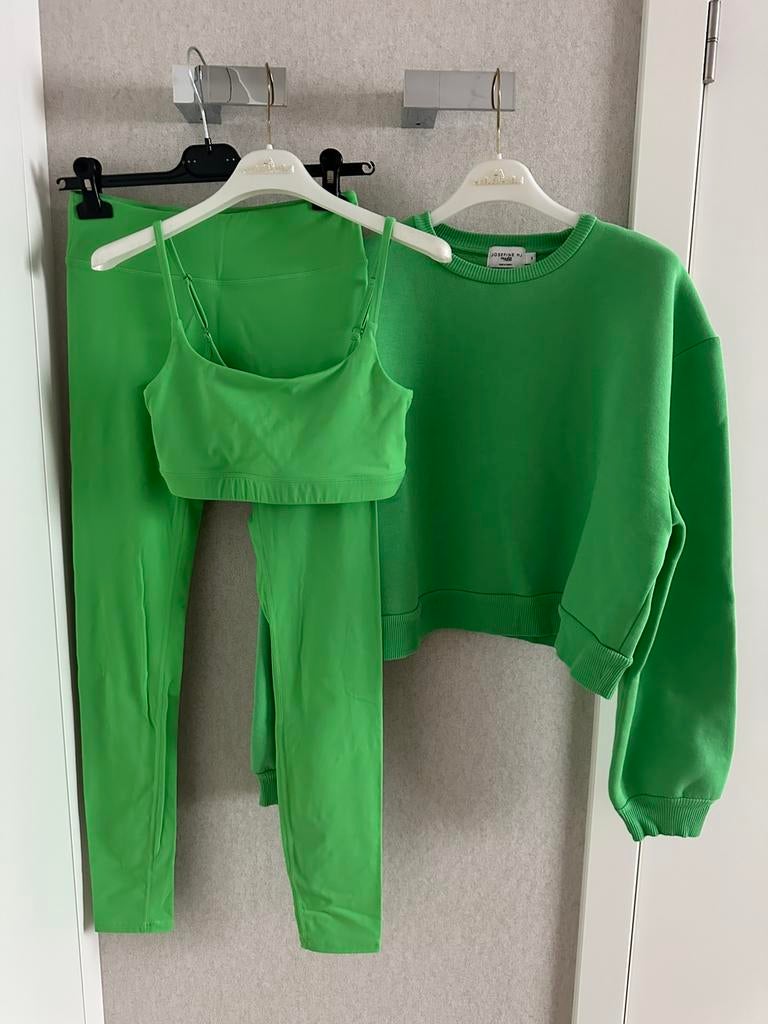 Groen sportset Na-kd Josefine hj, Kleding | Dames, Ophalen, Maat 36 (S), Groen, Fitness of Aerobics