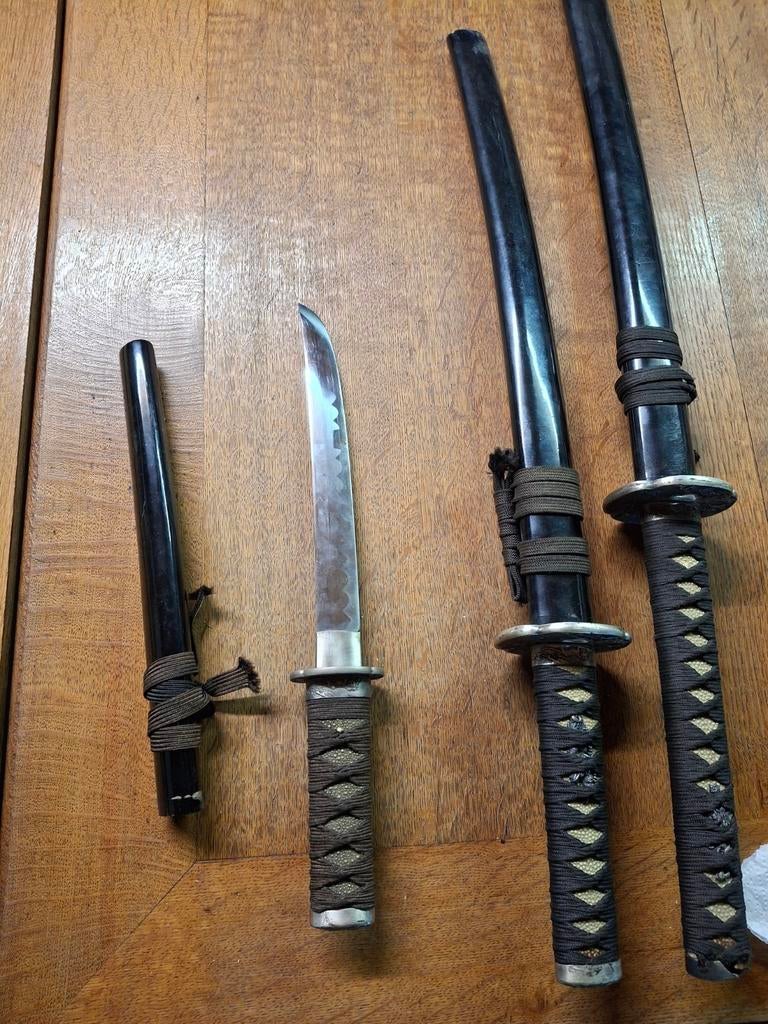 ́Lot Katanas + attaches muraux !!! Lames non affutées !!!, Collections, Objets militaires | Général, Enlèvement