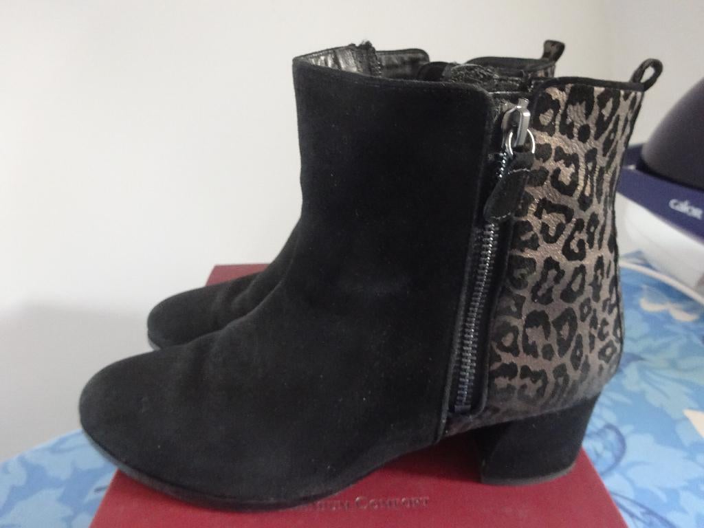 enkellaarsjes dames merk hassia, Zwart, Lage of Enkellaarzen, Zo goed als nieuw, Ophalen