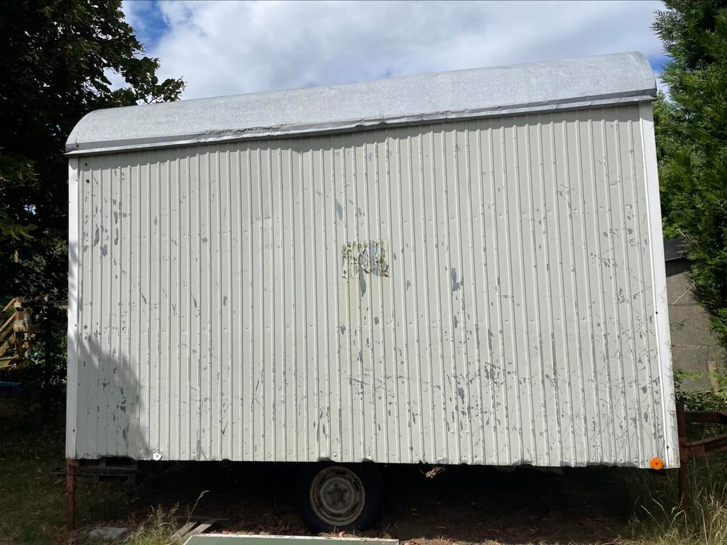 Mooie pipowagen (op te knappen) 2m22X3m60, Bricolage & Construction, Abris de chantier & Baraques de chantier, Utilisé, Enlèvement