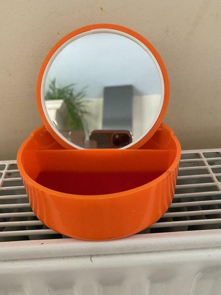 Ancienne boîte miroir maquillage