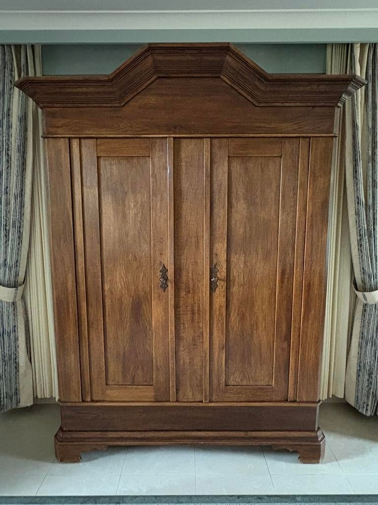 Eiken Jugendstil kast, Ophalen