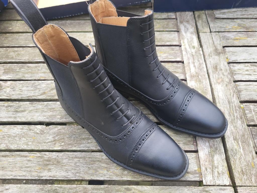 nieuwe zwarte choppers/ korte rijlaarsjes, Neuf, Enlèvement ou Envoi, Chaussures, Dressage