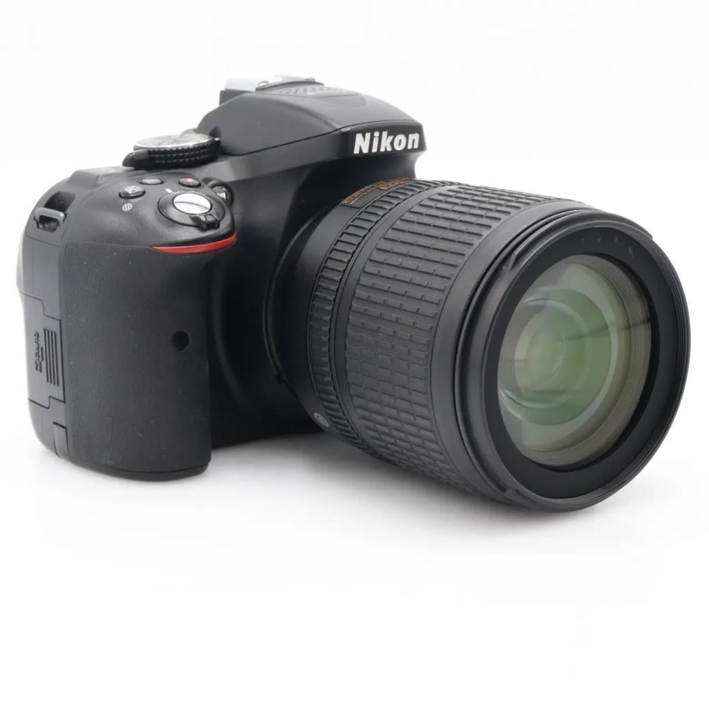 Nikon D5300 + AF-S 18-105 mm F/3.5-5.6G VR ED DX, Enlèvement ou Envoi, 4 à 7 fois, Comme neuf, Reflex miroir