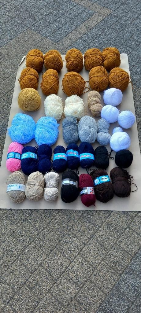 Laine 2,750 kg environs, Hobby & Loisirs créatifs, Enlèvement ou Envoi, Neuf, Tricot ou Crochet, Laine ou Fils