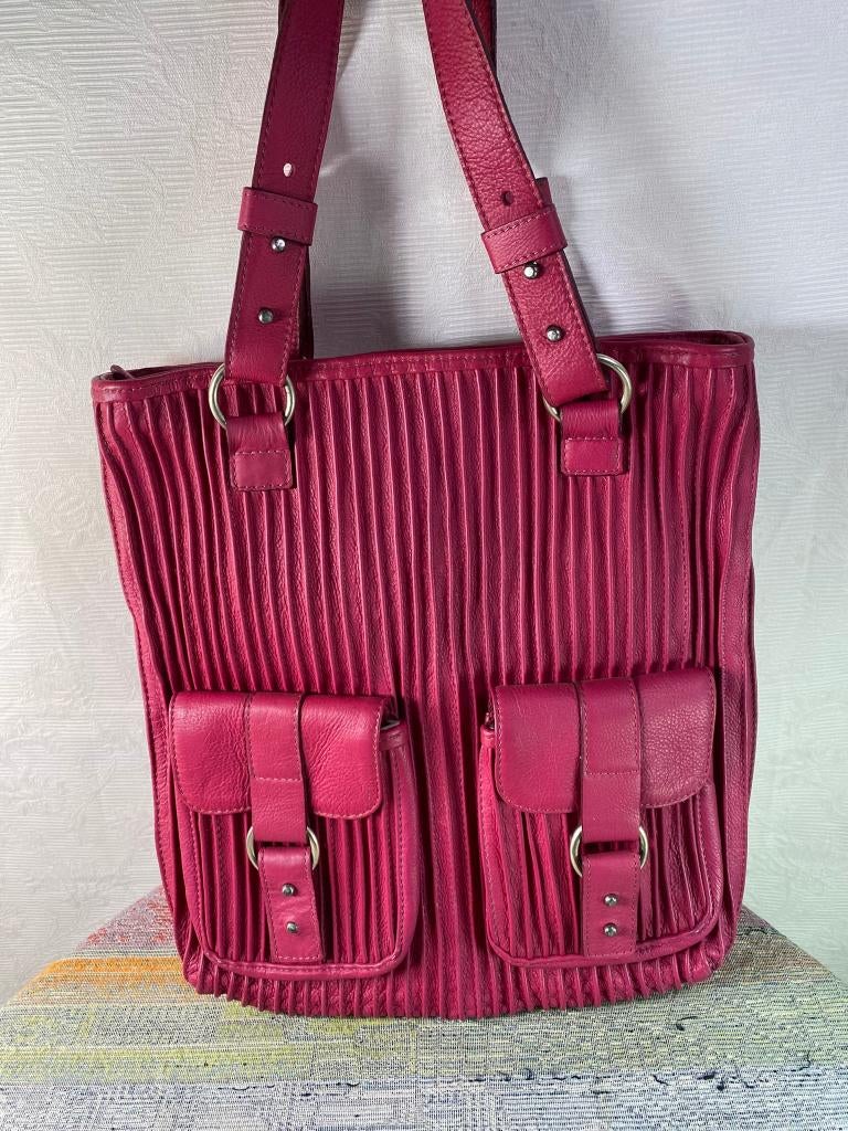 Sami Samaniego Lederen Handtas - Fuchsia Roze - Uniek Design, Handtassen en Accessoires, Tassen | Damestassen, Zo goed als nieuw