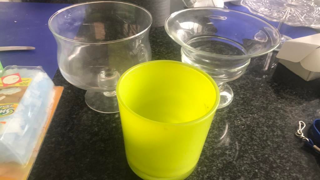 Bloempot glas op voet, Ophalen of Verzenden, Zo goed als nieuw
