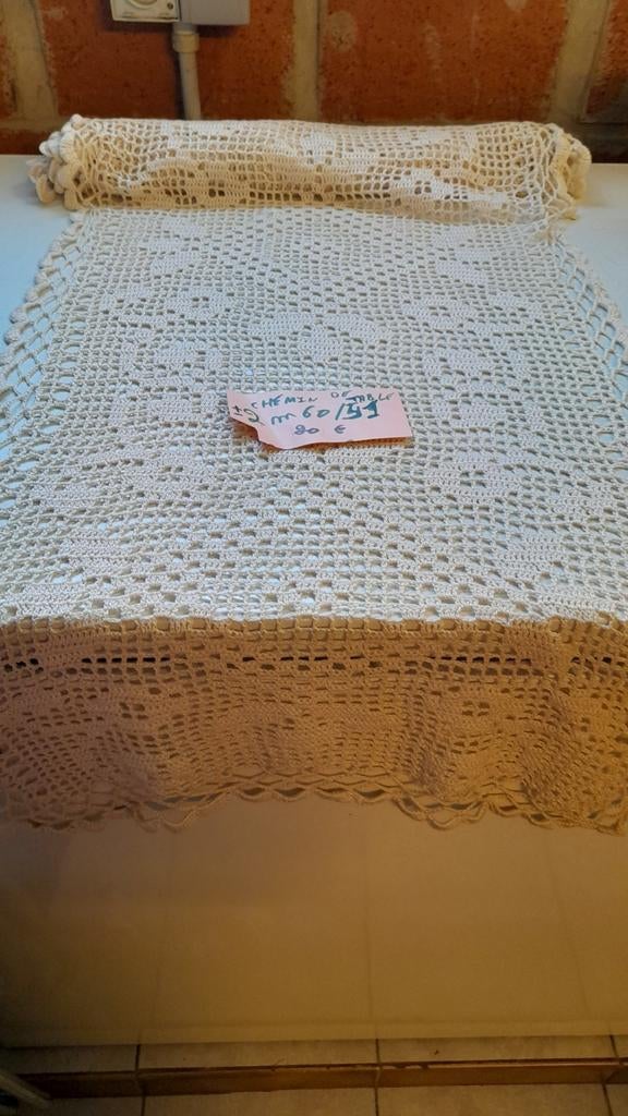 Chemin de table,  dessus de divan ...., Enlèvement ou Envoi, Comme neuf