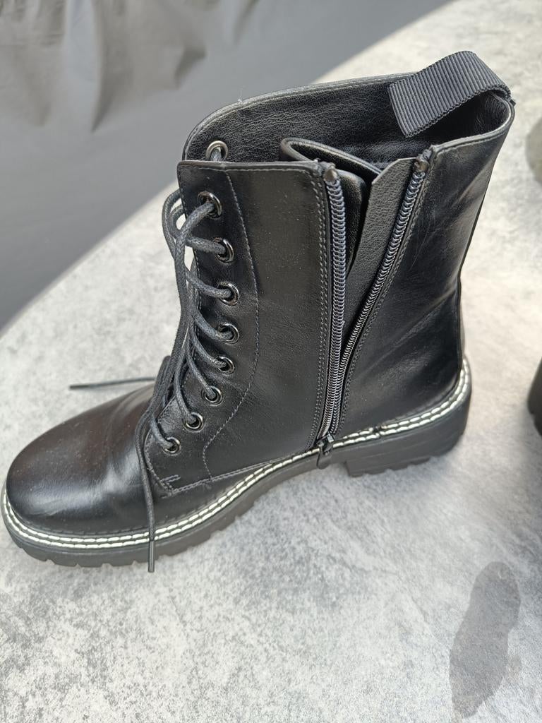 Chaussures hautes pour femmes, Enlèvement