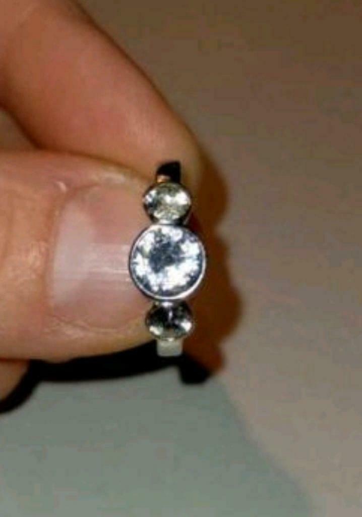 ring swarovski met stempel. Ongedragen!, Handtassen en Accessoires, Met kristal, Nieuw, Ophalen of Verzenden, Dame
