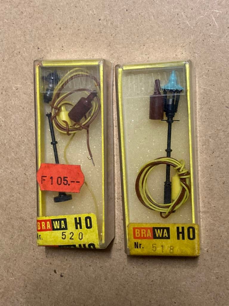 Brawa 520 + 518 HO vloerlampen, Hobby en Vrije tijd, Modeltreinen | H0, Ophalen of Verzenden, Zo goed als nieuw
