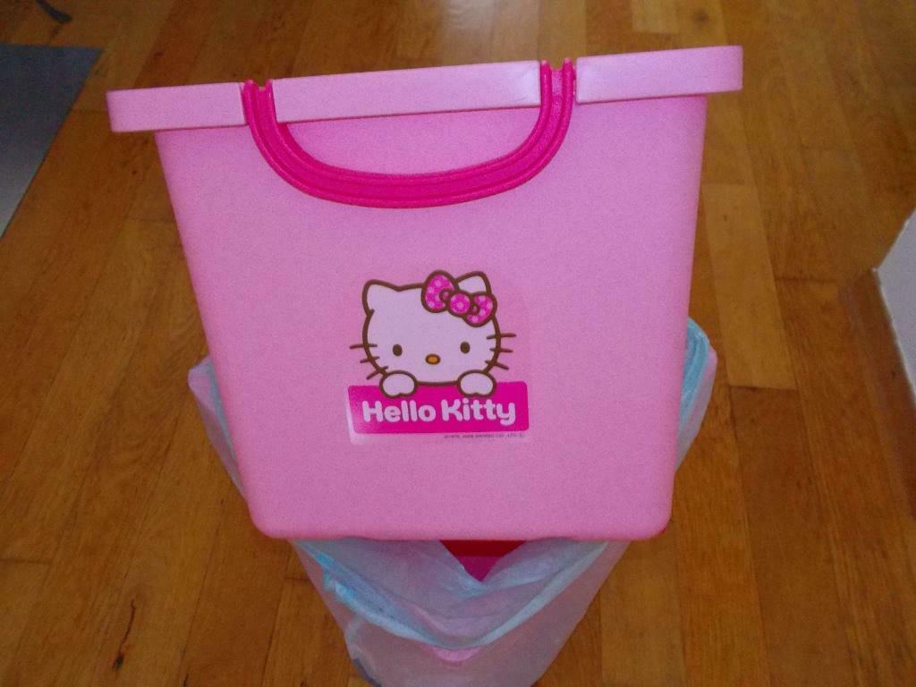 HELLO KITTY bac de rangements sur roulettes, Enlèvement, Comme neuf