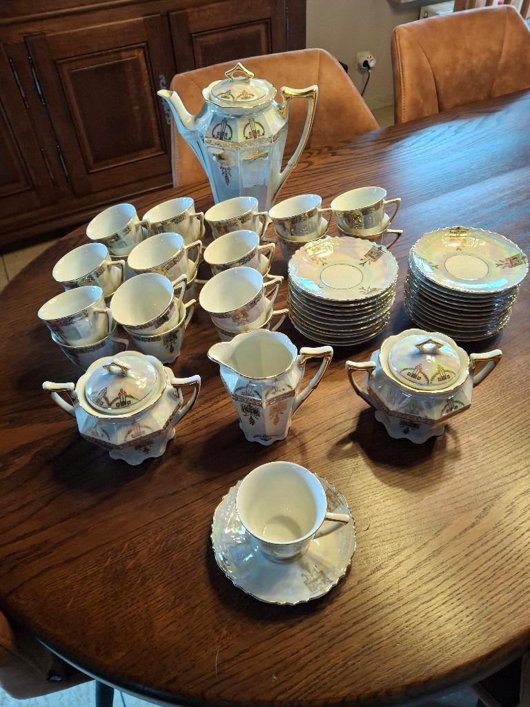 Vaisselle en porcelaine, Antiquités & Art, Antiquités | Meubles | Tables, Enlèvement
