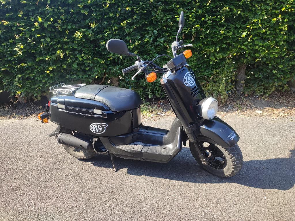 yamaha giggle 50 zwart, Motoren, Scooter, Particulier, 49 cc, 11 kW of minder