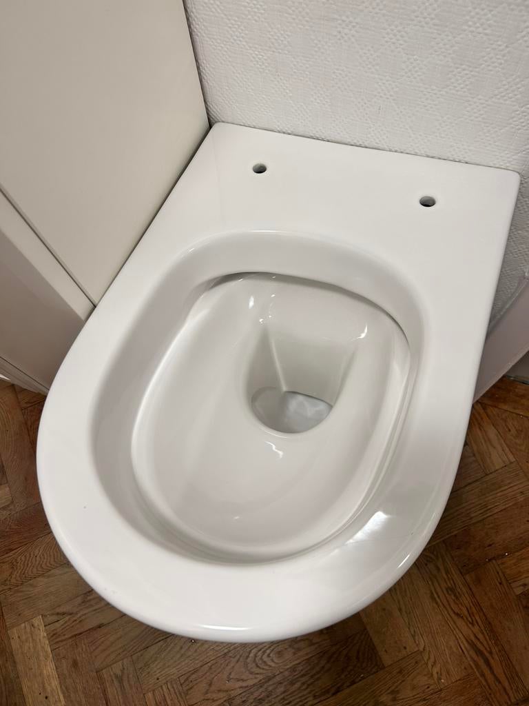 Wc suspendu Luca varess Smartflush, Enlèvement, Comme neuf, Toilettes