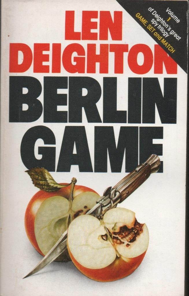 BERLIN GAME - GAME VOLUME 1 - LEN DEIGHTON (ENGELSE TAAL), Boeken, Gelezen, Europa overig, Ophalen of Verzenden, Len DEIGHTON
