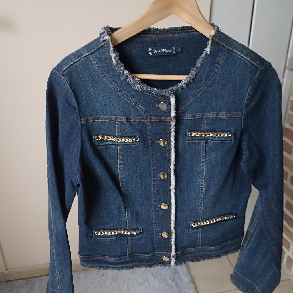Dames jeansjasje Four Roses , maat S/36/8 , goede staat, Vêtements | Femmes, Vestes | Été, Taille 36 (S), Enlèvement ou Envoi