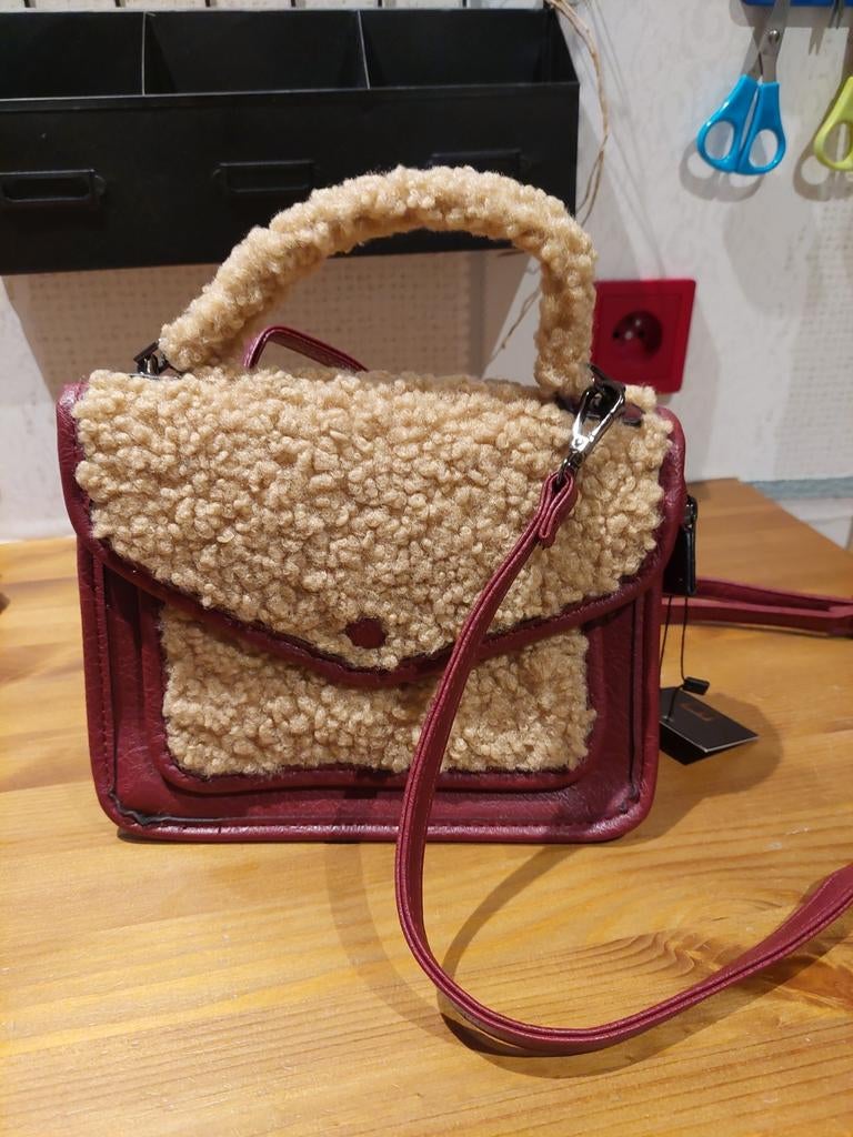 Nieuwe kleine bordeaux handtas met teddy, Ophalen of Verzenden, Nieuw, Handtas