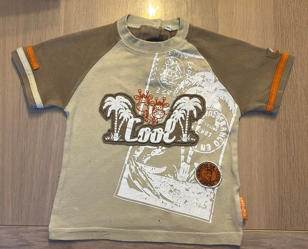 🌴 T-shirt maat 80, Kinderen en Baby's, Babykleding | Maat 80, Zeeman, Ophalen of Verzenden, Zo goed als nieuw, Jongetje