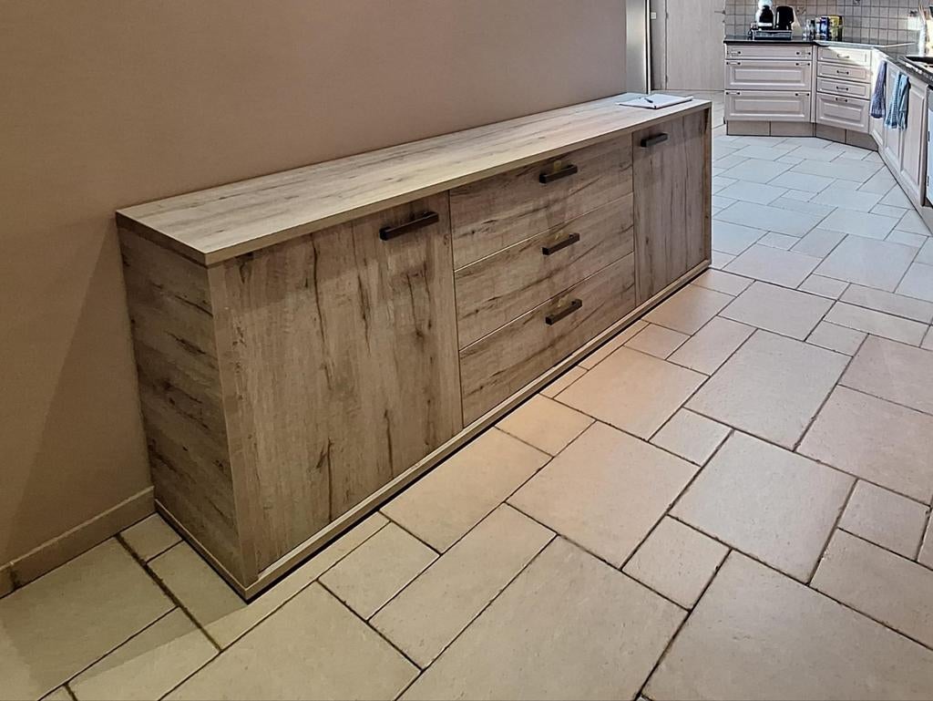 Dressoir, eettafel, tv meubel en salontafel in zelfde stijl, Huis en Inrichting, Complete inboedels, Ophalen
