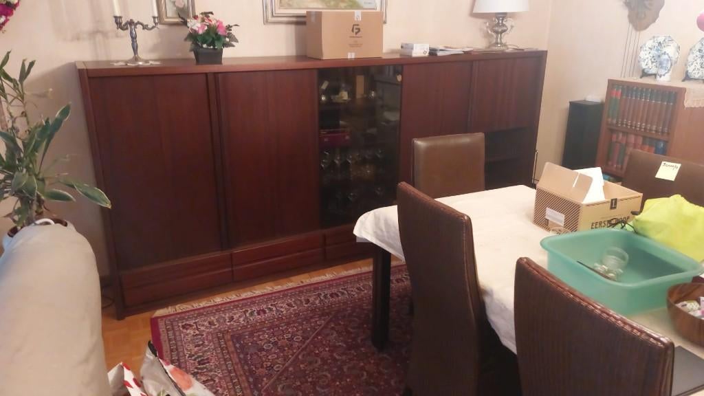 Eetkamer bestaande uit 2 vitrinekasten + tafel, Huis en Inrichting, Kasten | Vitrinekasten, Ophalen, Gebruikt, 100 tot 150 cm