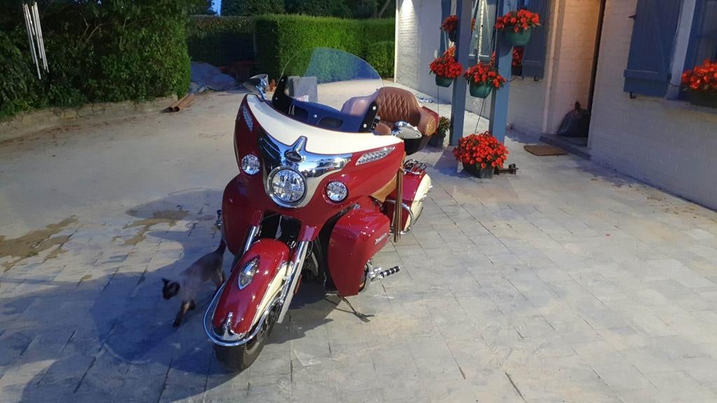 Moto Indian Roadmaster rouge indian et ivoire ,27160km, Motoren, LED Verlichting, Chopper, Particulier, Indian roadmaster