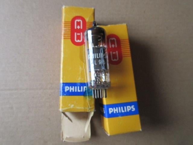 Set van 2 nieuwe Philips PL95 radiolampen, Antiek en Kunst, Antiek | Tv's en Audio, Ophalen of Verzenden
