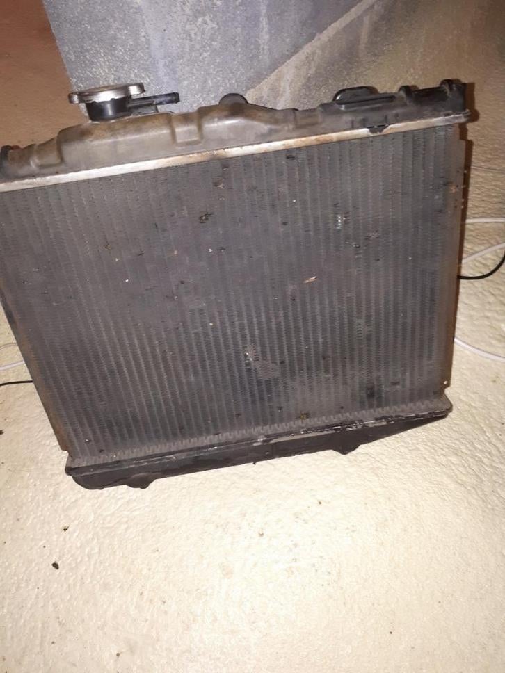 Radiator starlet 1000 cc + Vele onderdelen p8, Auto-onderdelen, Ophalen