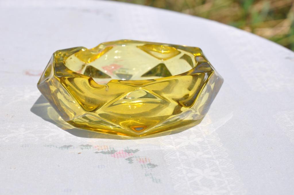 cendrier en cristal jaune, Enlèvement ou Envoi