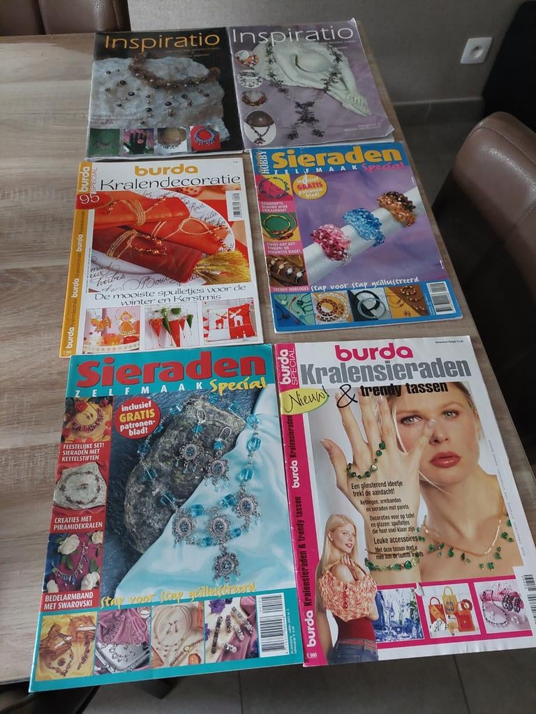 Lot tijdschriften sieraden maken, Ophalen