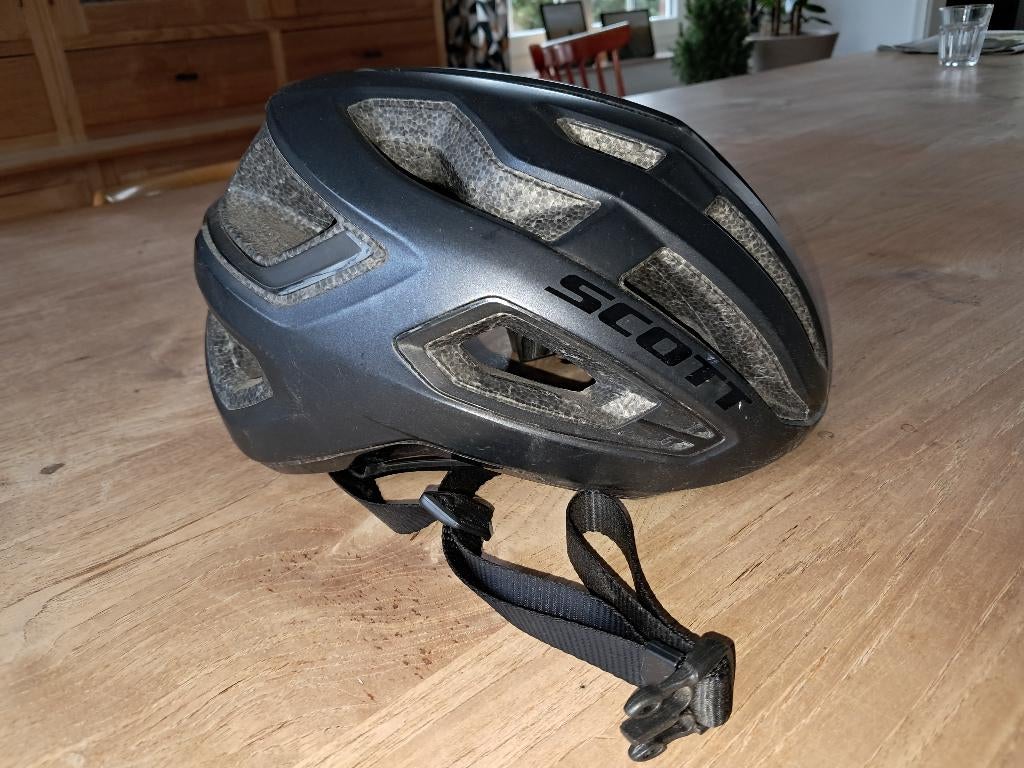 Fietshelm, Fietsen en Brommers, Ophalen, Zo goed als nieuw