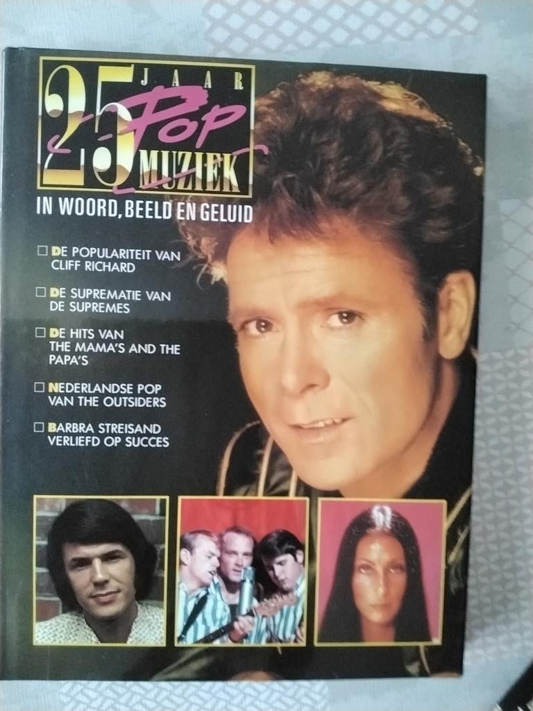 25 jaar popmuziek, Boeken, Ophalen of Verzenden, Zo goed als nieuw, Artiest