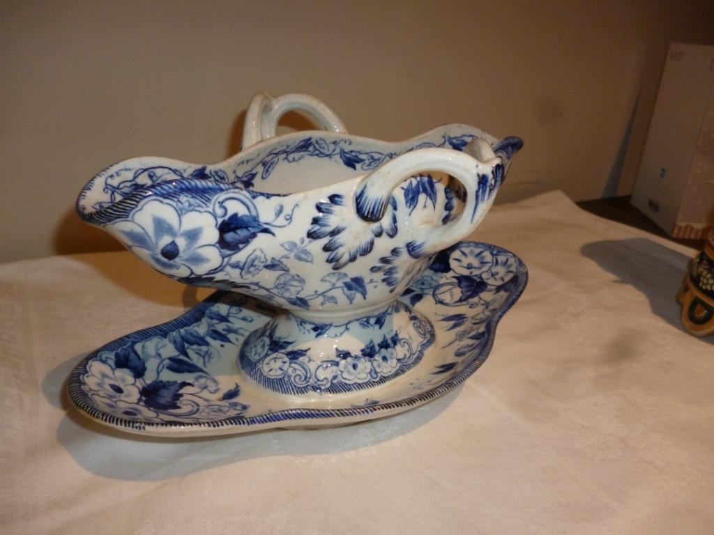Saucière antique fleurs bleues CREIL MONTEREAU décor FLORA, Enlèvement ou Envoi
