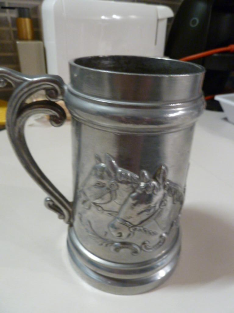 Chope à bière en étain 12 cm de haut, Enlèvement ou Envoi