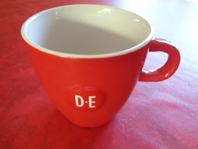 Tasse. Blanche et rouge Marque "Douwe Egberts" Neuve, Verzenden, Nieuw, Overige typen, Overige merken