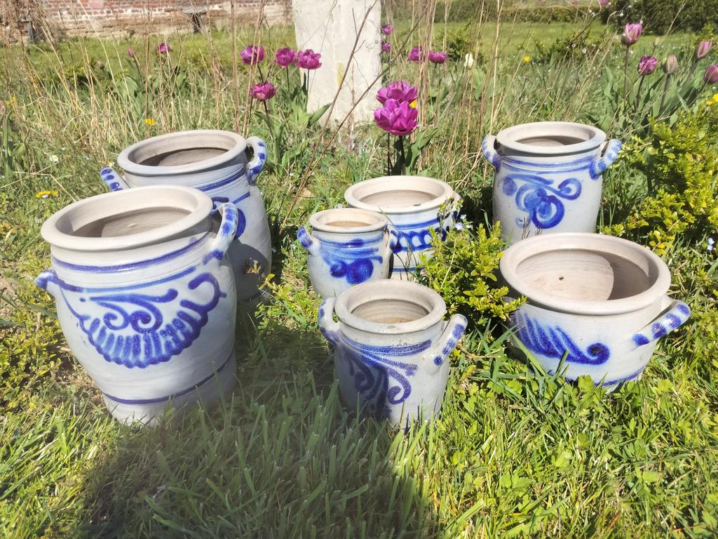 Pots en argile, Enlèvement