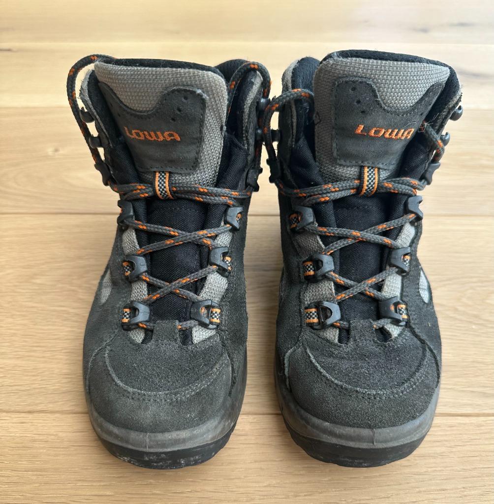 Bergschoenen Lowa maat 34, Ophalen, Gebruikt, Schoenen