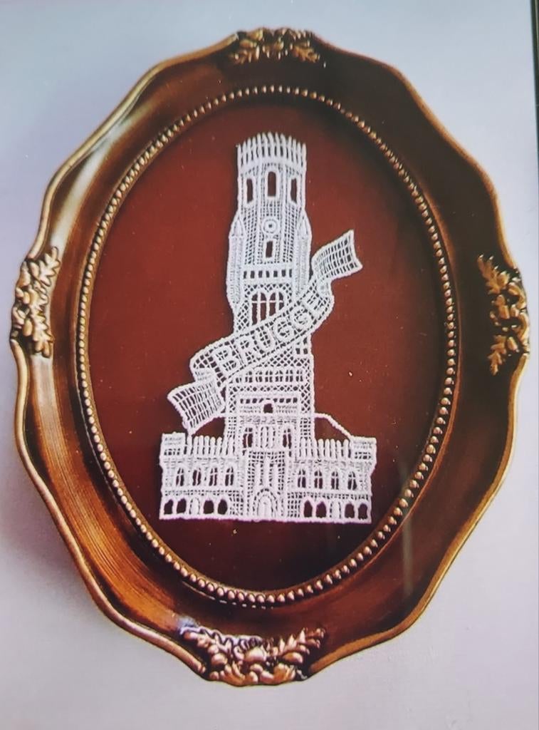 Très beau cadre avec dentelle de bruges 9cm sur 13cm, Enlèvement ou Envoi