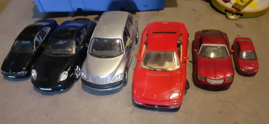6 modelauto's Ferrari, chrysler 2 x,  Porselein, BMW,, Hobby & Loisirs créatifs, Enlèvement, Comme neuf