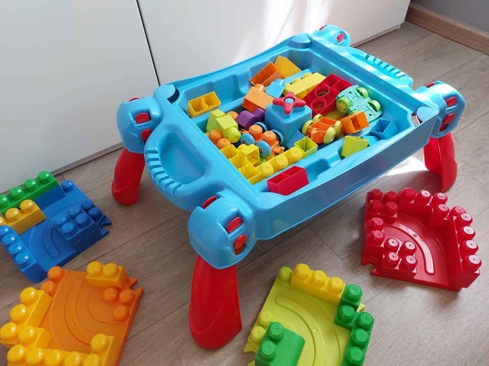Megablocks doos + bouwtafel, Kinderen en Baby's, Ophalen, Zo goed als nieuw