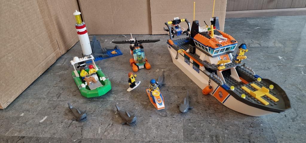 Lego surfer redding + kustwacht + duikersboot 60011/12/14, Kinderen en Baby's, Speelgoed | Duplo en Lego, Ophalen, Lego
