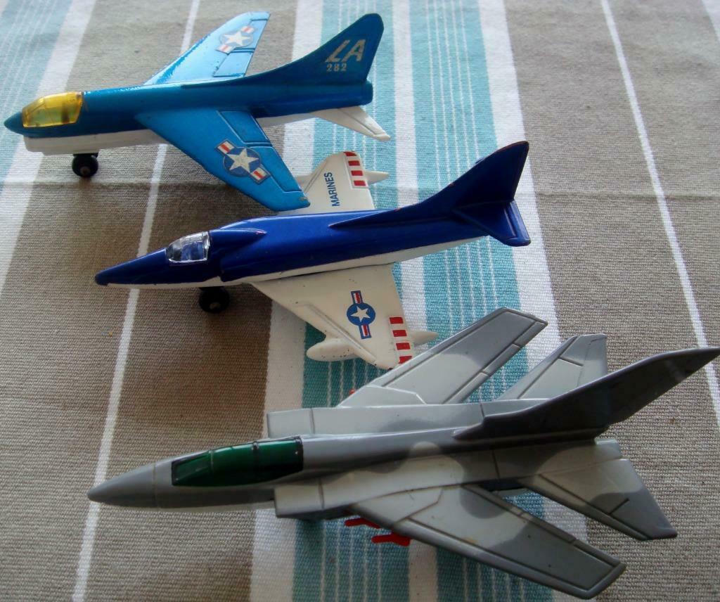 Avion Matchbox: Tornado, Skyhawk, ou Corsair A7D, 1973-77, Enlèvement ou Envoi, Utilisé